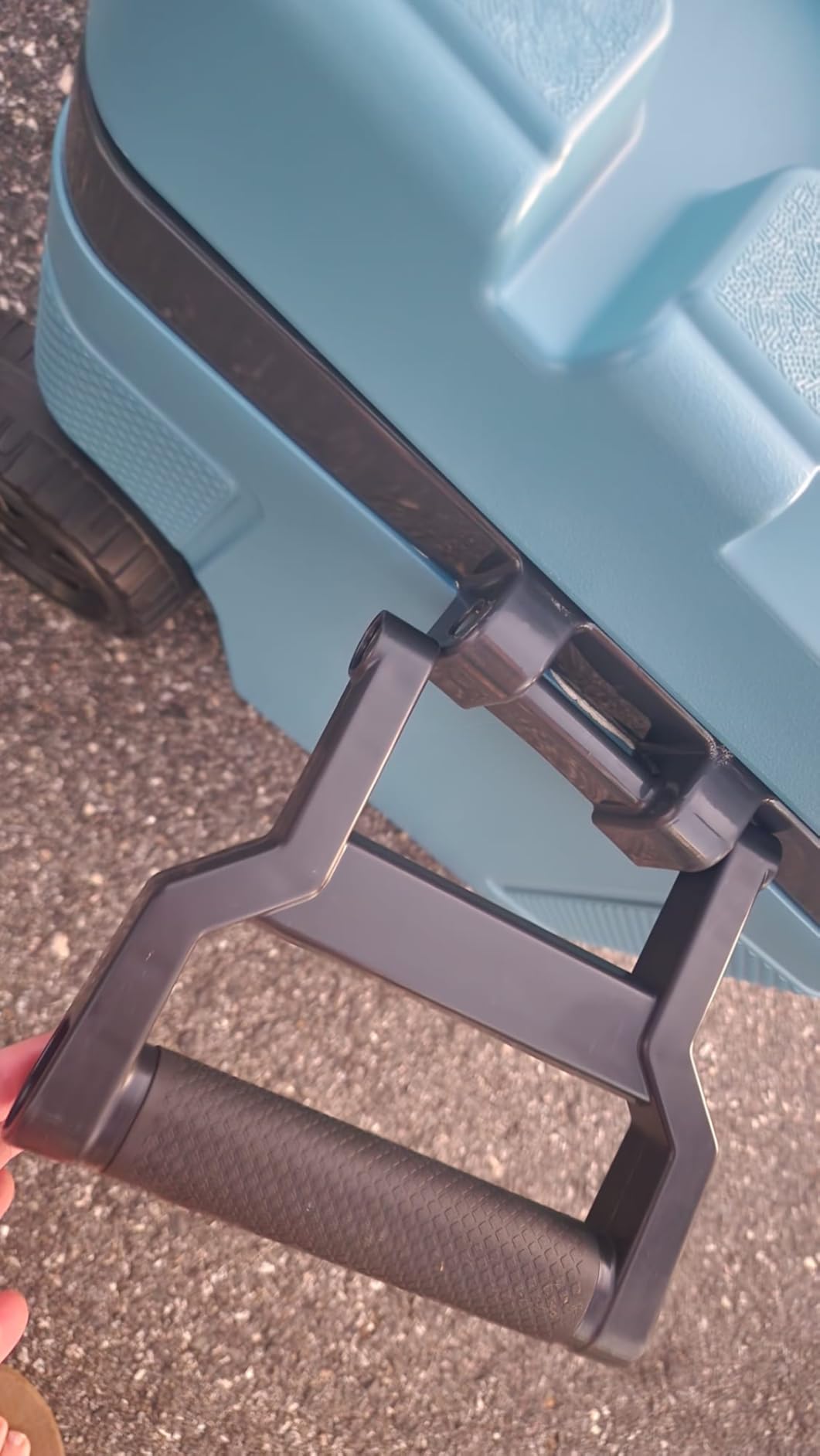 Igloo Trailmate 52Qt Wheeled Cooler, Insulated Hard Shell Ice Chest, Carbonite customer photo 1