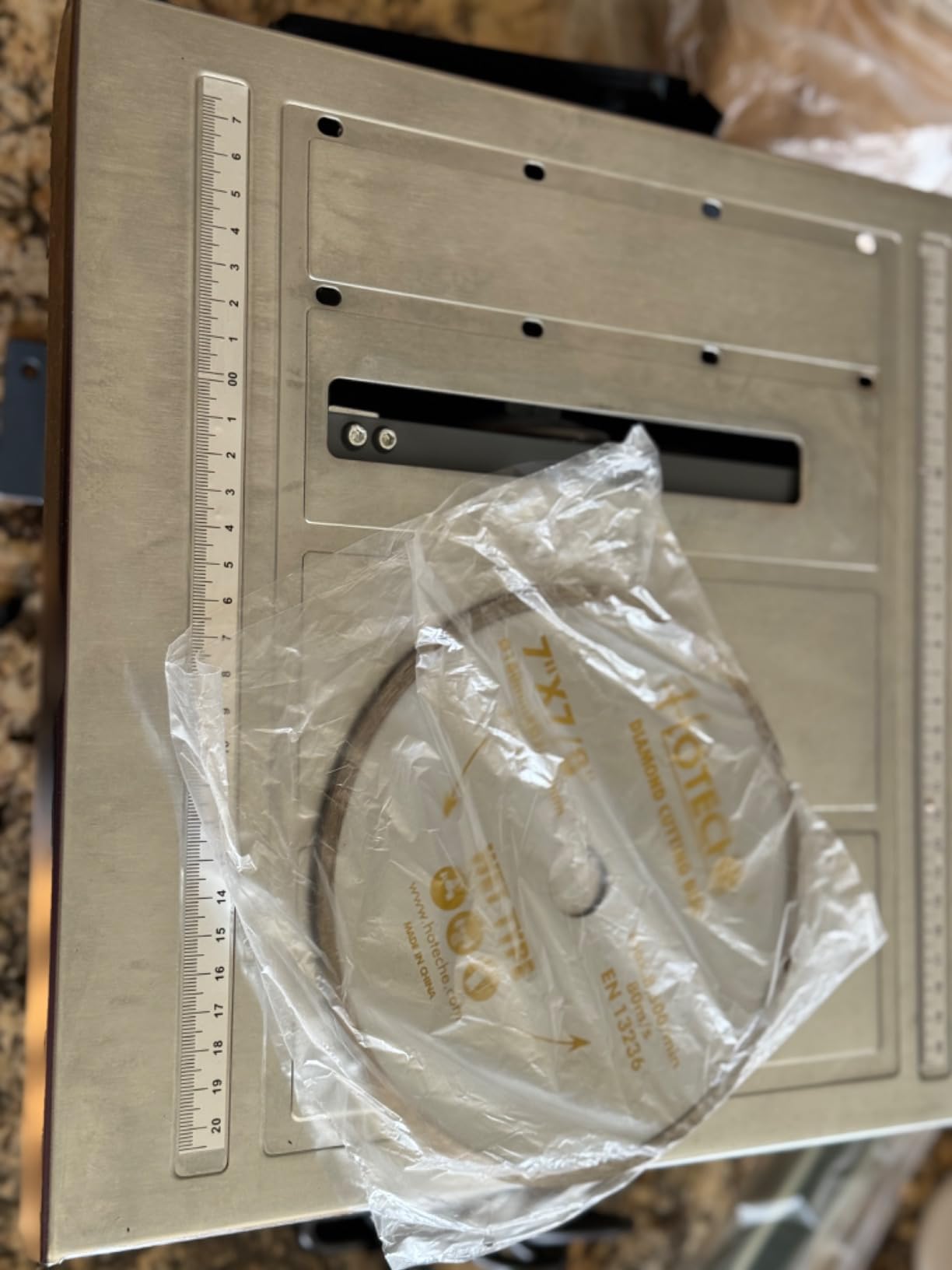 Hoteche 4-1/2-Inch Cutter Portable Wet Tile Saw 4.1A with Hidden Water Reservoir, 0-45° Bevel customer photo 1