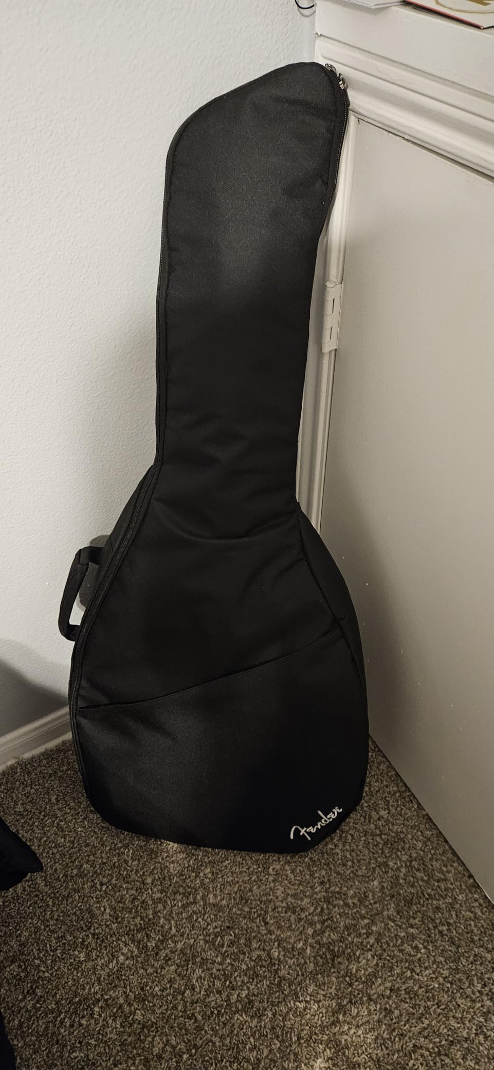 Fender Acoustic Guitar Gig Bag, Padded Guitar Case with a Comfortable Two-Piece Handle and Ergonomic Backpack Straps, Black customer photo 1