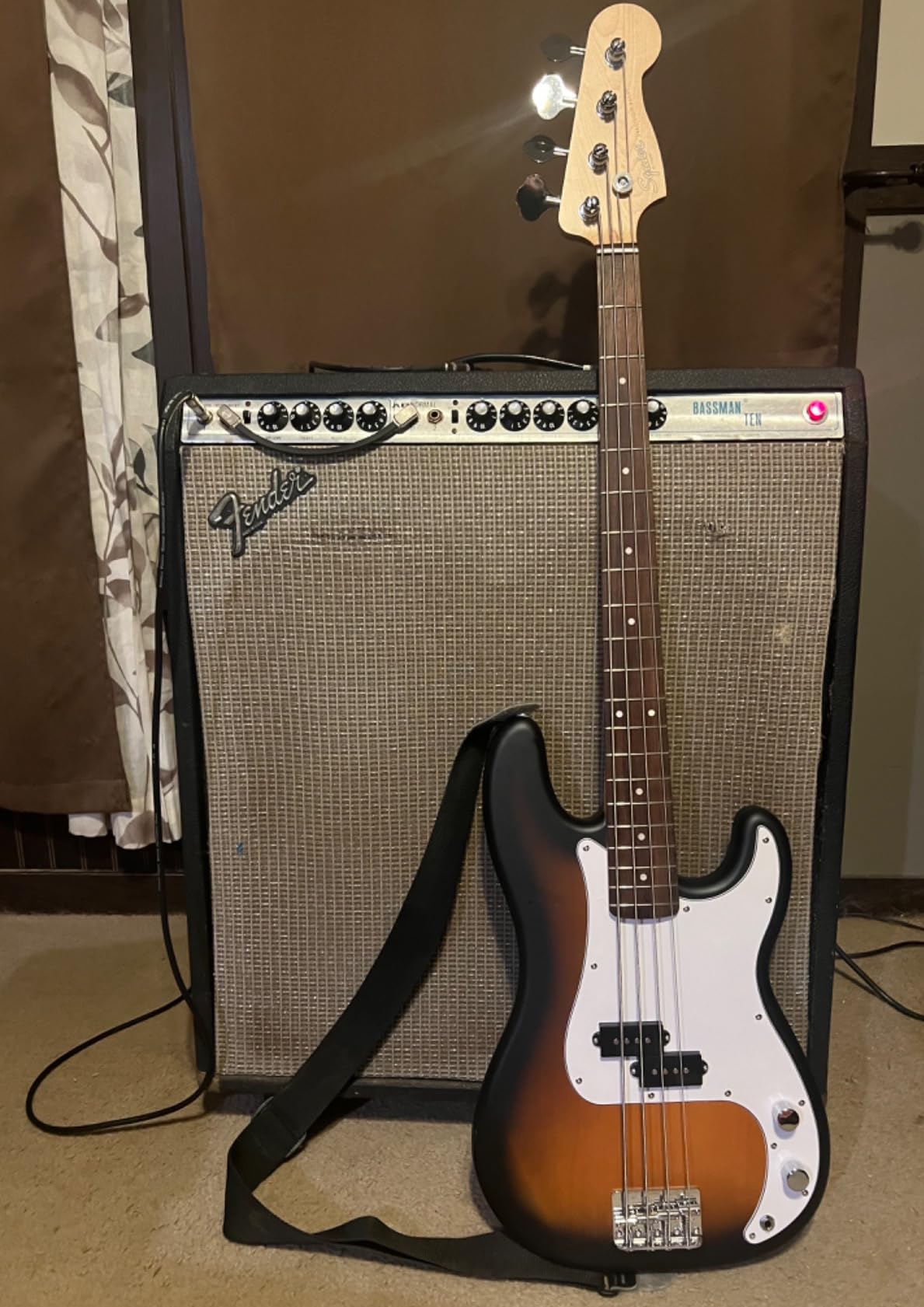 Fender Squier Debut Series Precision Bass Guitar, Beginner Guitar, with 2-Year Warranty, Includes Free Lessons, Black with Matte Finish customer photo 1