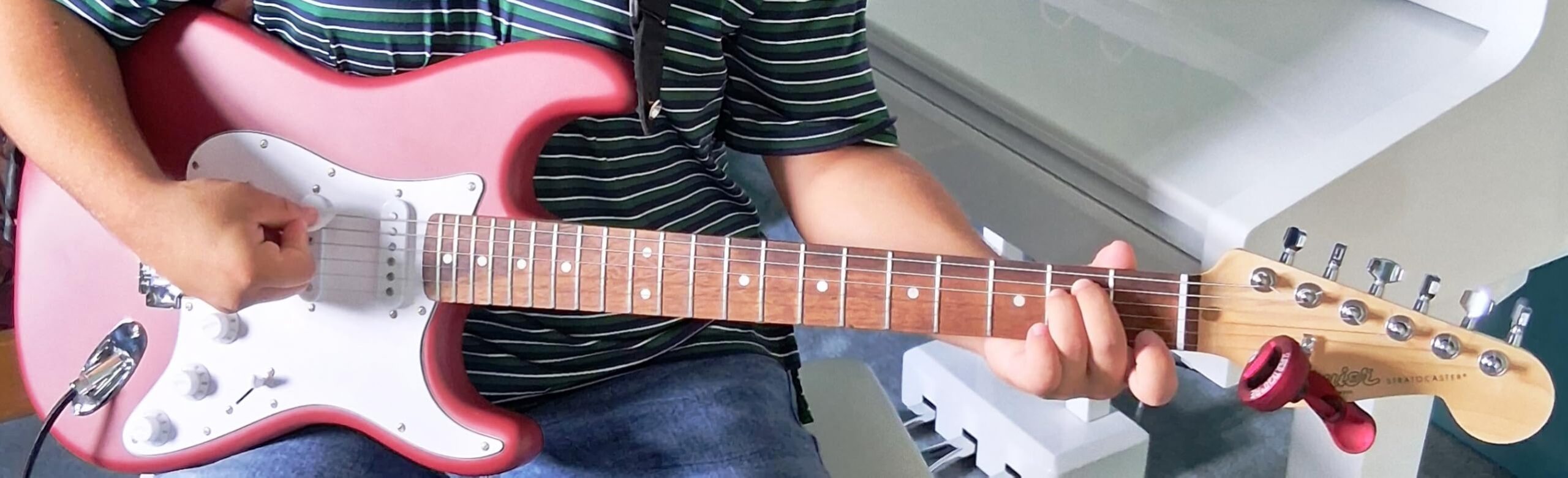 Fender Squier Debut Series Stratocaster Electric Guitar, Beginner Guitar, with 2-Year Warranty customer photo 2