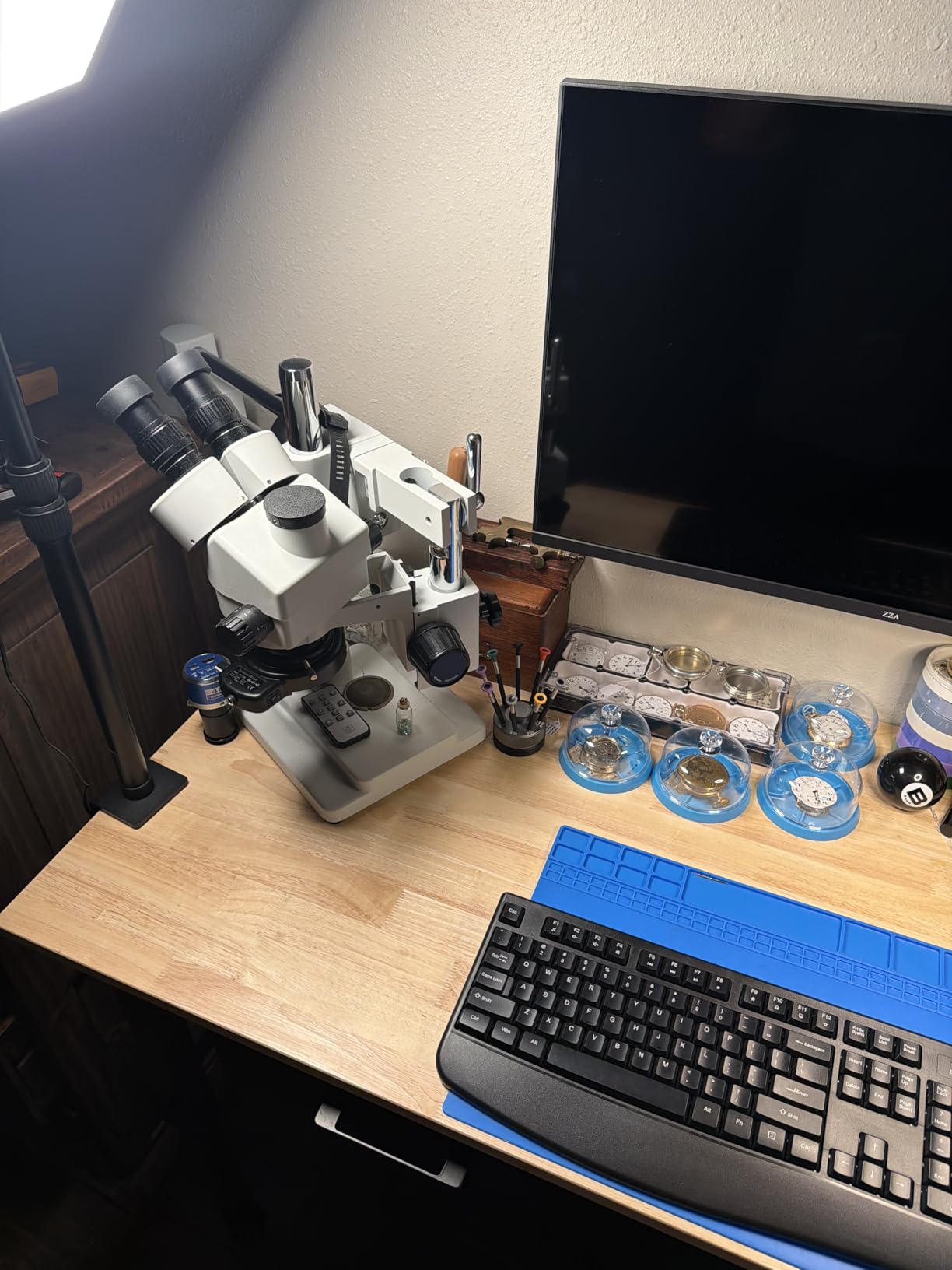 Professional Trinocular Stereo Zoom Microscope, 3.5X-90X Magnification with WF10X Eyepieces, 0.7X-4.5X Zoom Objective and 0.5X & 2.0X Auxiliary Lens, Double-Arm Boom Stand, 56S LED Ring Light customer photo 1