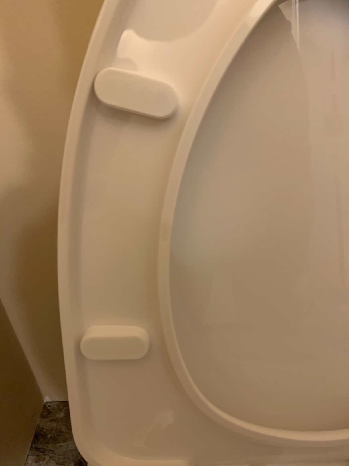 WOODBRIDGEE One Piece Toilet with Soft Closing Seat, Chair Height, 1.28 GPF Dual, Water Sensed, 1000 Gram MaP Flushing Score Toilet with Mattle Black, White, B0940-F-MB customer photo 2