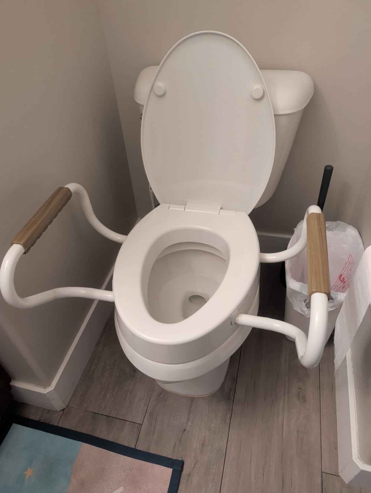 Lunderg Solva Raised Toilet Seat with Handles - Elongated - Adds 3 Inches | Easy to Install Toilet Seat Risers for Seniors - Elegant White Design & Works like the one you always use - No Hospital Vibe customer photo 2