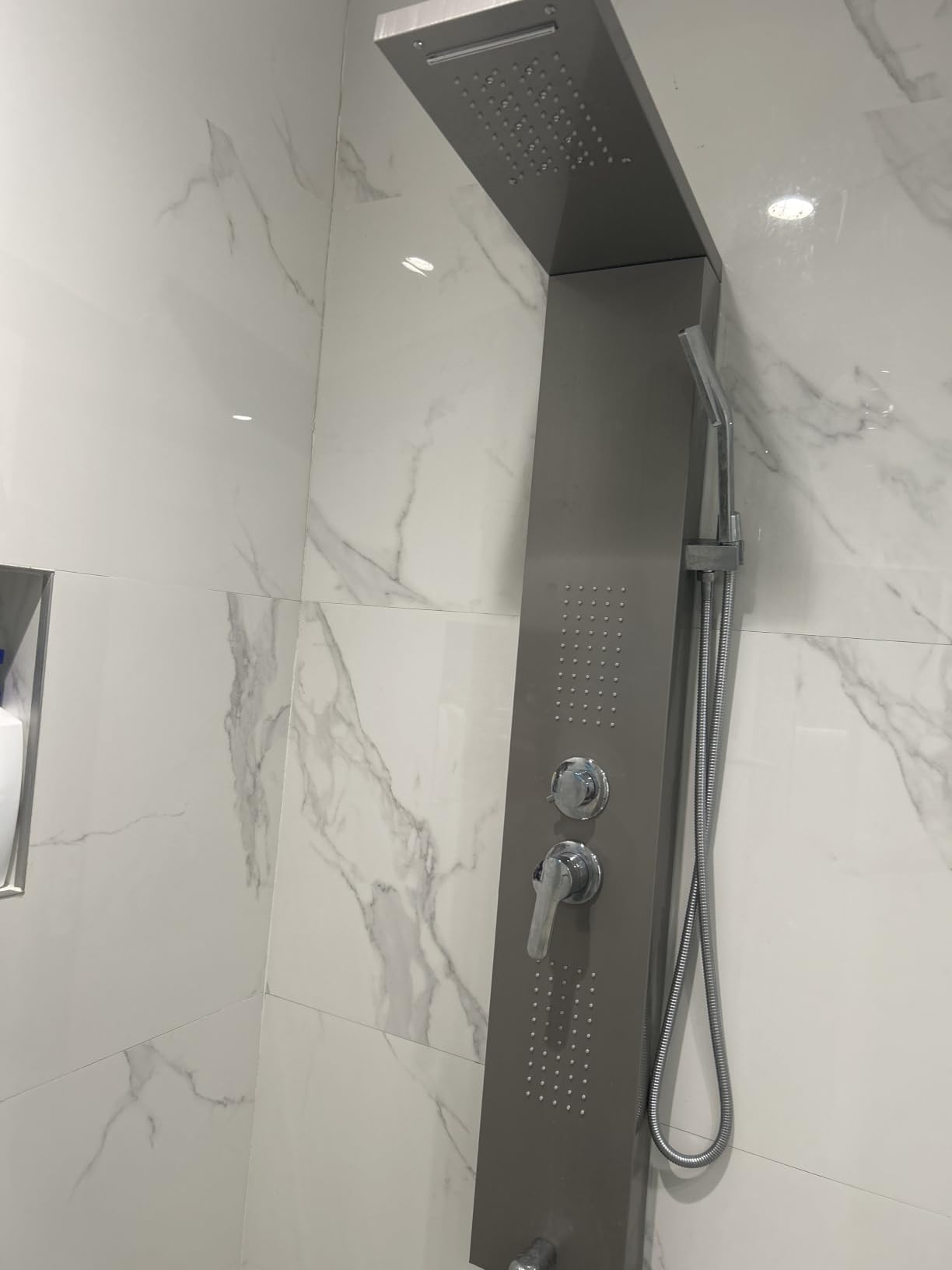 VEVOR Shower Panel System, 5 Shower Modes, LED Shower Panel Tower, Rainfall, Waterfall, 2 Body Massage Jets, Tub Spout, Handheld Shower Head with 59