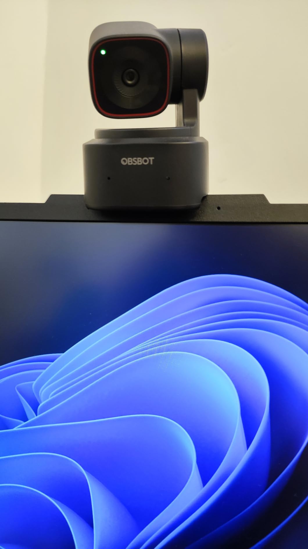 OBSBOT Tiny 2 Lite 4K Webcam for PC, AI Tracking PTZ Streaming Camera, 1/2
