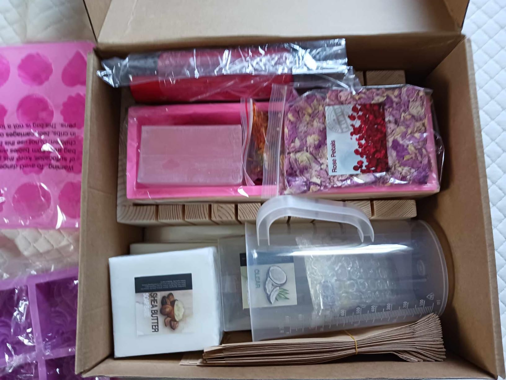 haclum Soap Making Kit for Adults and Kids - Soap Making Supplies with Melt & Pour Soap Base, Soap Loaf Molds, Cutting Box, Silicone Molds, Essential Oil & Fragrances Beginner DIY Craft Kits customer photo 2