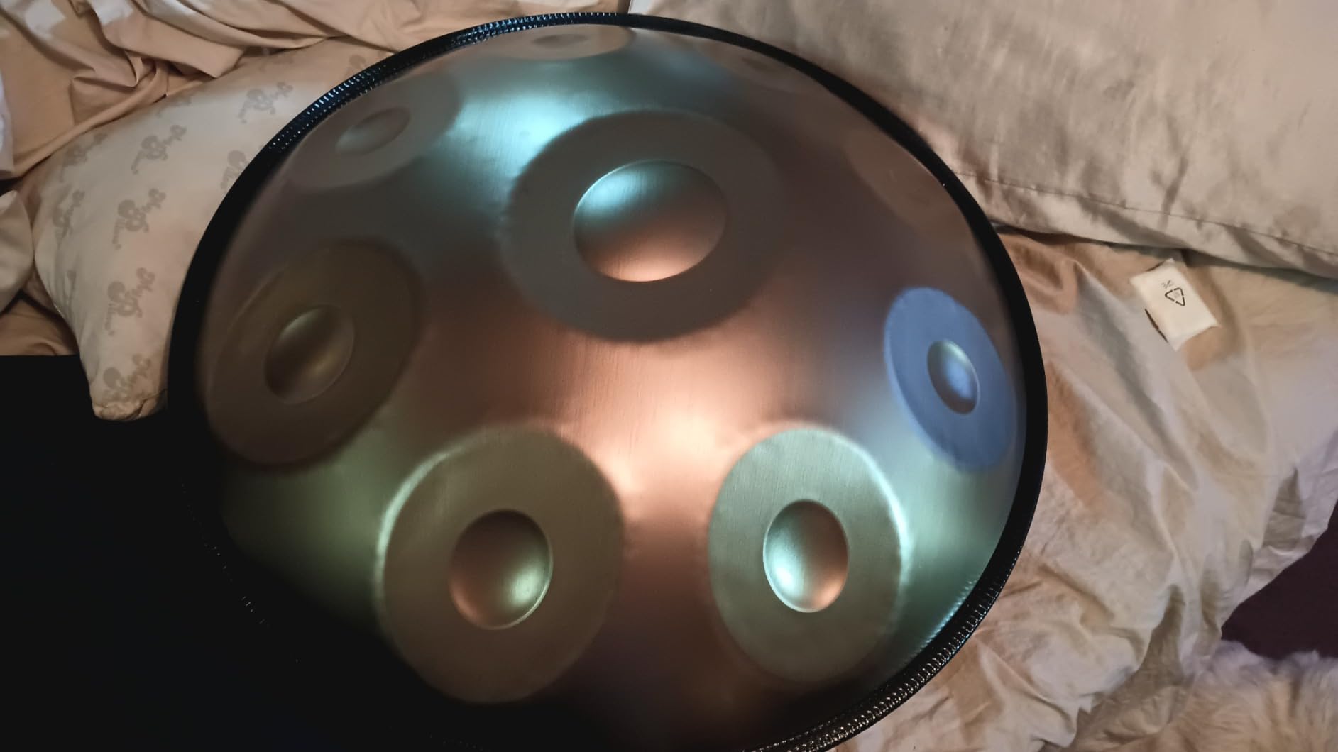 GLADFRESIT handpan 18-inch 9-Note 440Hz G Minor (Mini Gold) - Includes Stand, handpan Bag, 2 Beaters & Dust Cloth customer photo 1