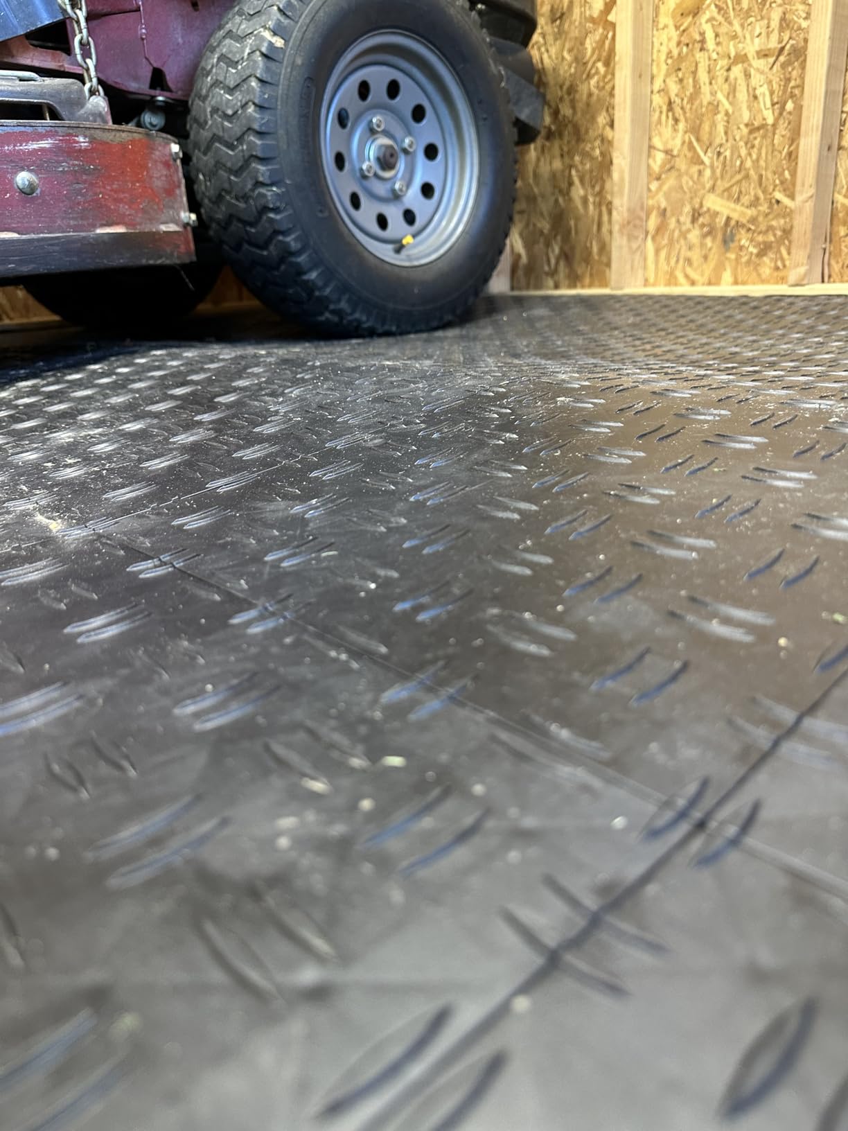 VEVOR Garage Floor Tiles 12 x 12 x 0.53 inch, Interlocking Design Ease of Installation Double-Sided Texture Non-Slip Sturdiness, for Garages, Basements, Repair Shops, Graphite Gray, 50 Pack customer photo 2