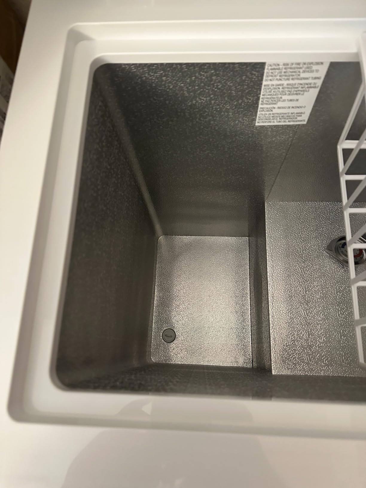 BLACK+DECKER 16.2 Cu. Ft. Chest Freezer, Deep Freezer with Top Opening, Freezer Chest with 2 Removable Storage Baskets, Mechanical Temperature Control, Manual Defrost,R600a Refrigerant, BCF1620E,White customer photo 2