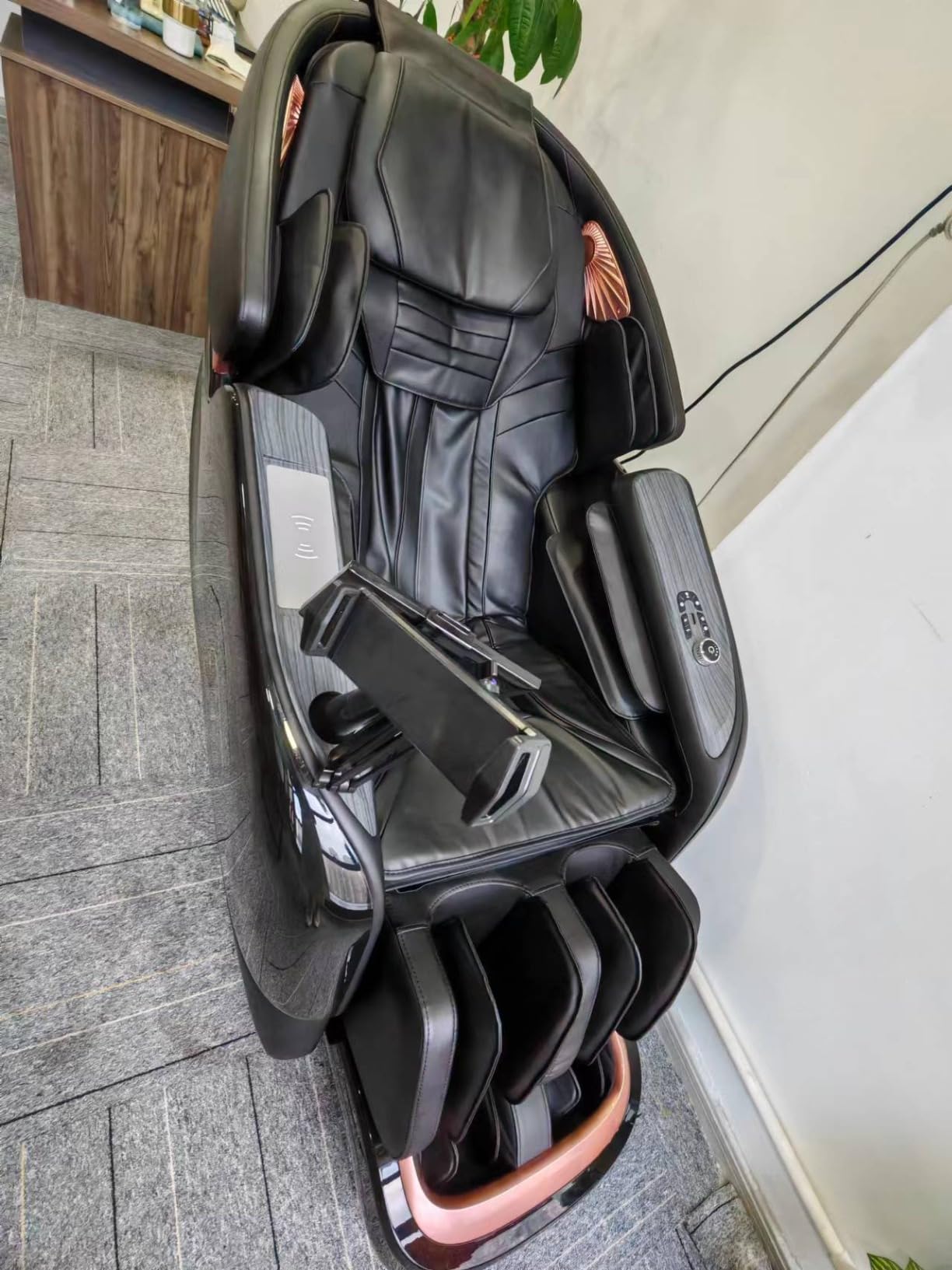 Massage Chair Full Body, 2026 Zero Gravity SL-Track Shiatsu Massage Chairs Recliner with AI Voice, LED Backlight Remote Control, Waist & Calf Heating, Phone Joystick and Holder, G6 Black customer photo 1