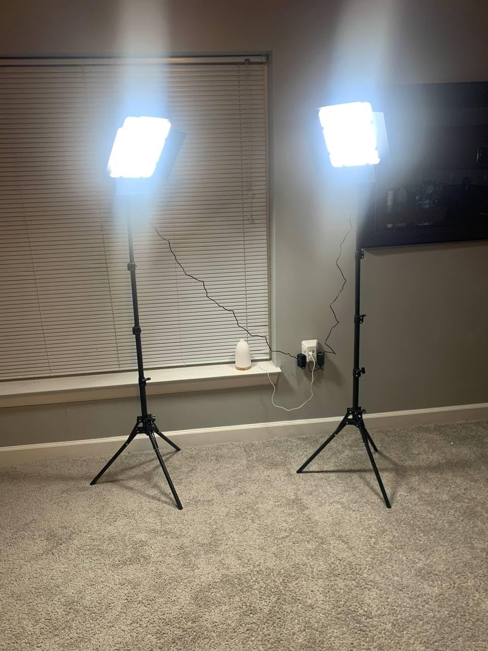 NiceVeedi 2-Pack Photography Lighting Kit, 36W Bi-Color Studio Lights 2700-6500K CRI 95+, Dimmable LED Video Light Kit with Remote Control & 72