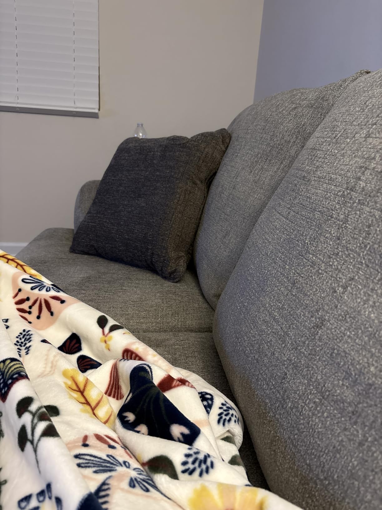Signature Design by Ashley Stonemeade 3 Seat Chenille Sofa, Nutmeg, 92-in 3 Seat Couch, Living Room Use customer photo 2