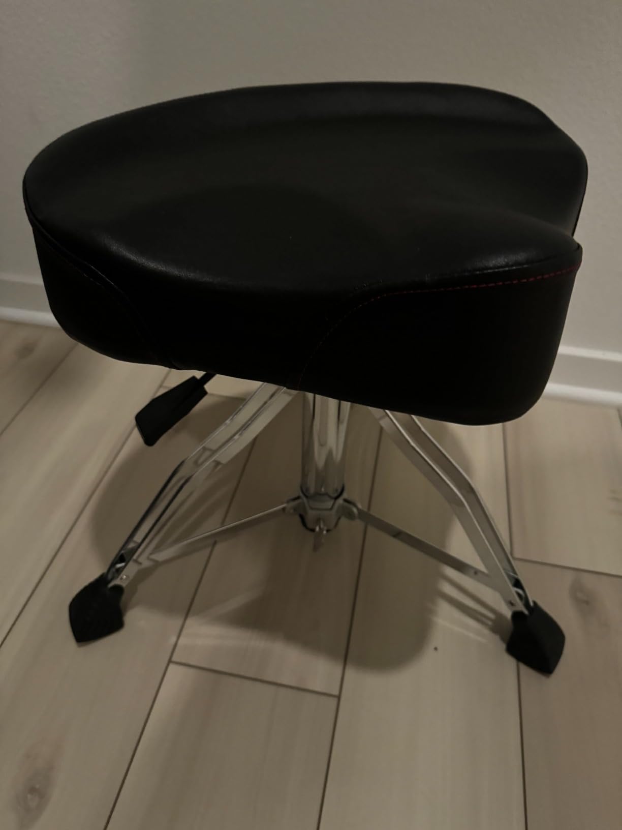 Ramzi Drum Throne Airlift Heavy Duty Drum Thrones Seat | Adjustable Stool Drum Motorcycle Style Drum Throne Drummer Stool with Double Braced Anti-Slip Feet Saddle Drum Seat customer photo 1