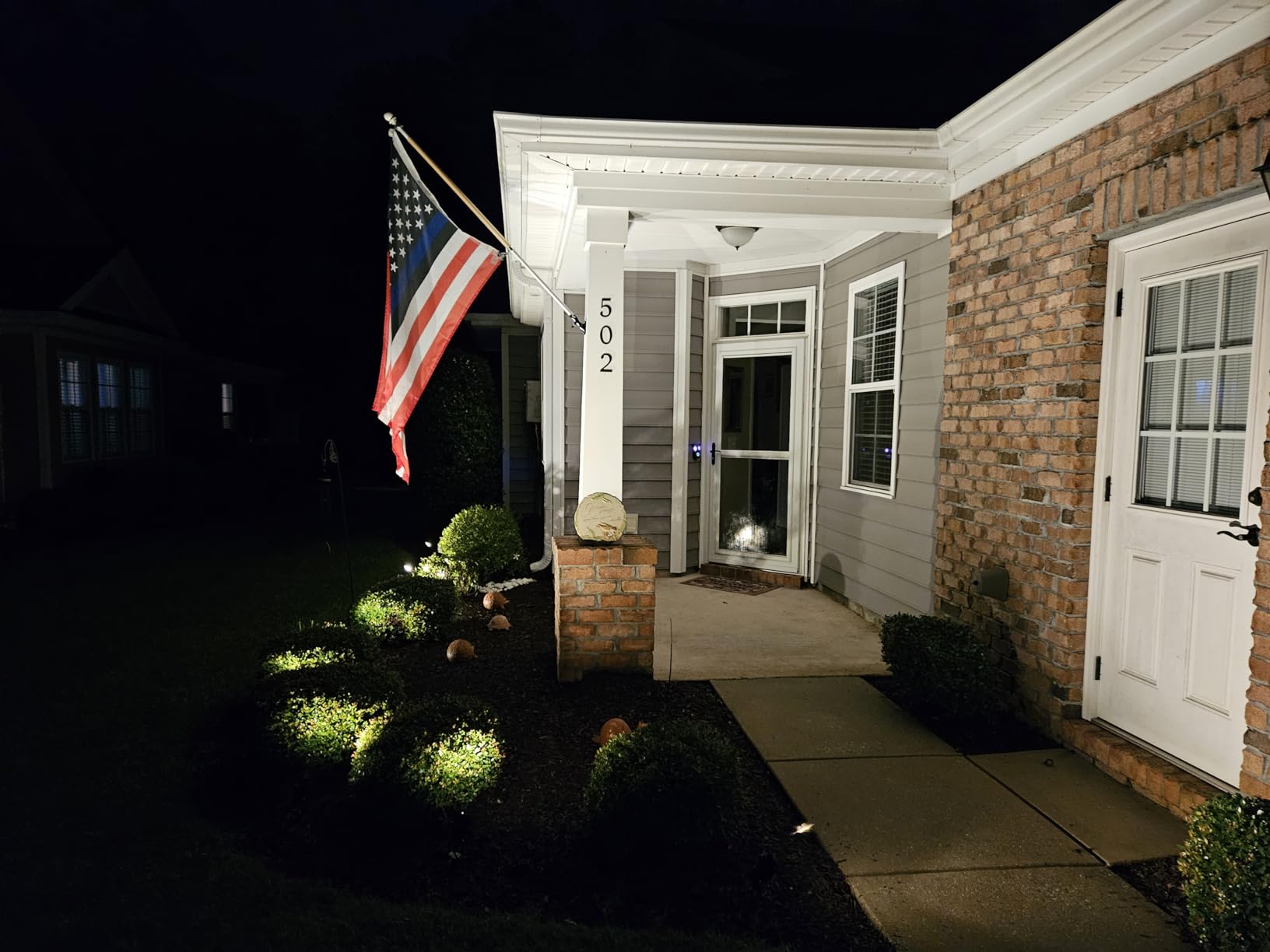 ZUCKEO All-in-One Landscape Lighting Kit, 5W LED Low Voltage Landscape Lights with Transformer and 80FT Wire, Waterproof Outdoor Spotlight with Connectors for Yard Garden House, 3000K 12-24V 8Pack customer photo 2