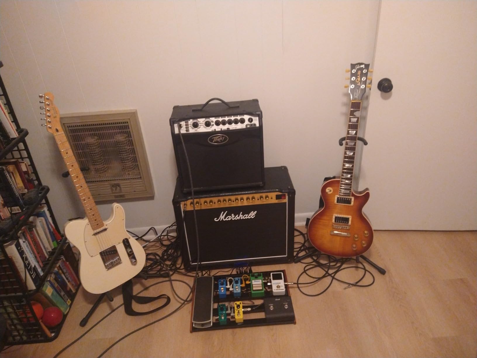 Donner Guitar Pedal Board with Built-in Power Supply, Aluminium Alloy Effects Pedalboard, DB-P300, 3.4Lb, 19.7*12.3*1.8