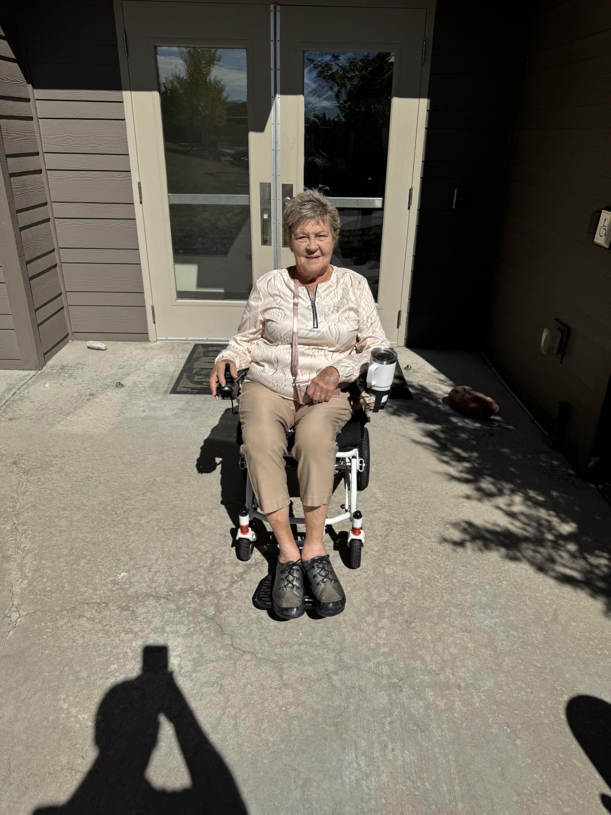 Aotedor Electric Wheelchairs for Adults, 22 Miles Long Travel Range with 2 Lithium Batteries All Terrain Power Wheelchair, Ultra Lightweight 39Lbs Folding Compact Motorized Wheelchair, Airline Approved customer photo 2