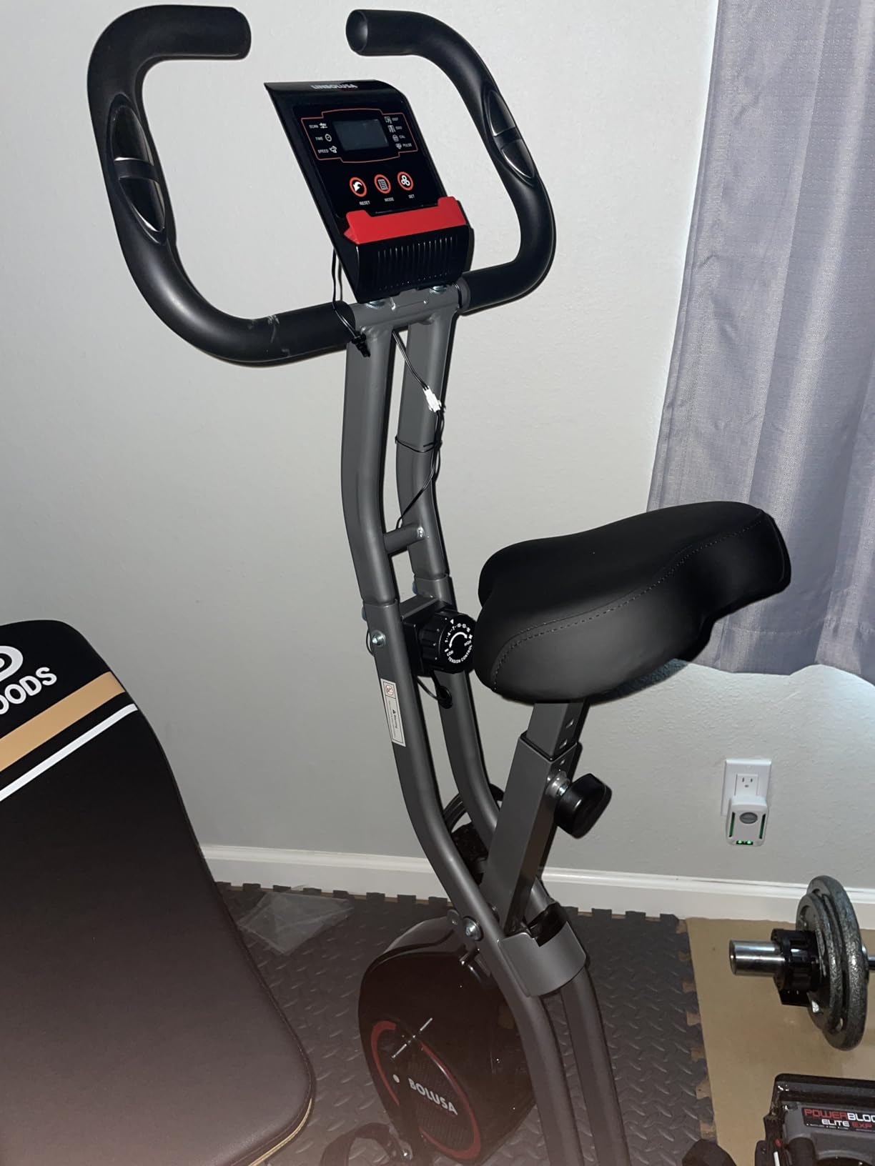 Lightweight 33LB Foldable Exercise Bike for Small Apartments, Stationary Bikes for Home Workout, Indoor Portable Cycling Bike with 16-Level Magnetic Resistance, 260LBS Capacity, 5.5 LBS Flywheel customer photo 2