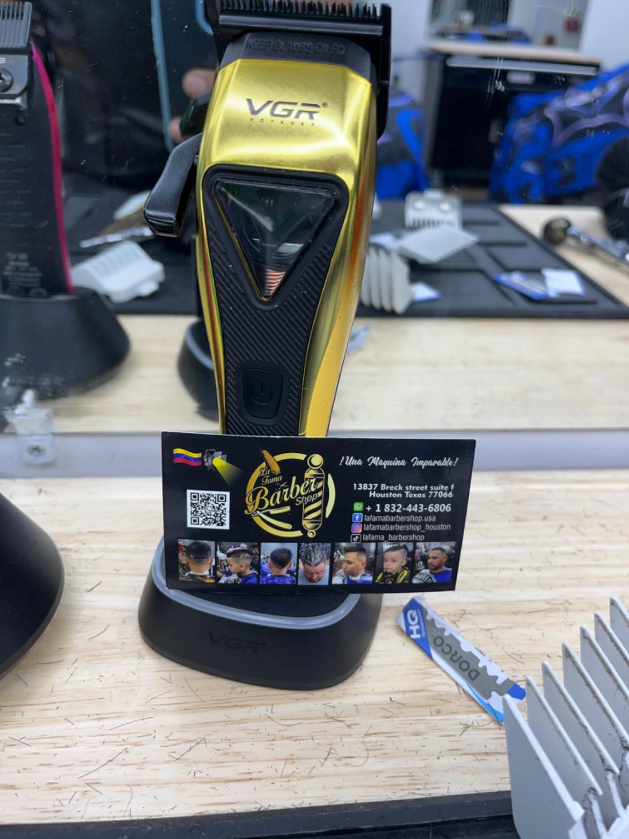 VGR 015 Professional Cordless Hair Clippers for Men, 9000 RPM Vector Motor Hair Trimmer DLC-Blade Barber Clipper customer photo 2