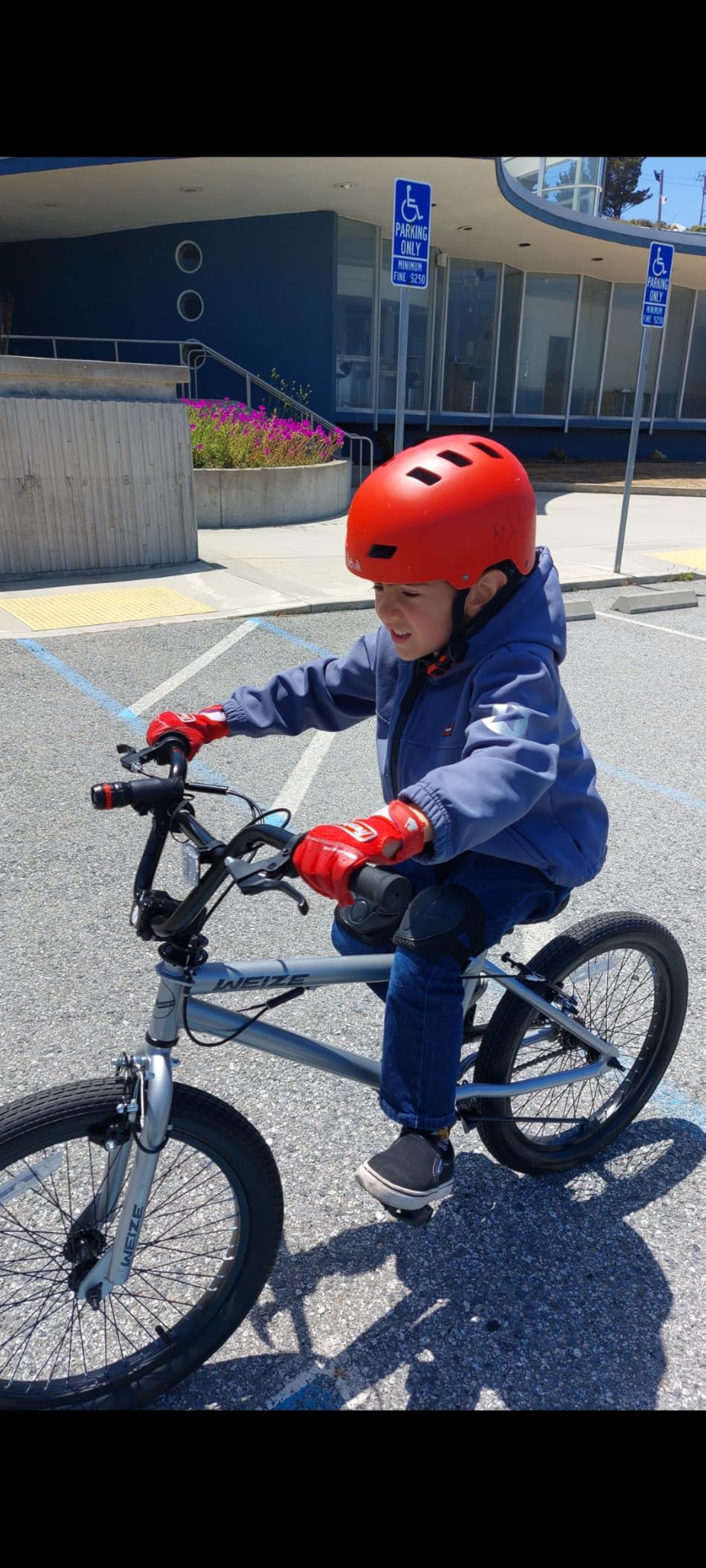 WEIZE Freestyle BMX Bike 20 inch Trick Bicycle for Kids Teenage Boys Girls | Hi-Ten Steel Frame Bicycle 360 Degree Rotor Freestyle 4 Pegs Single Speed Beginner-Level to Advanced Riders V-Brake BMX Tires customer photo 1