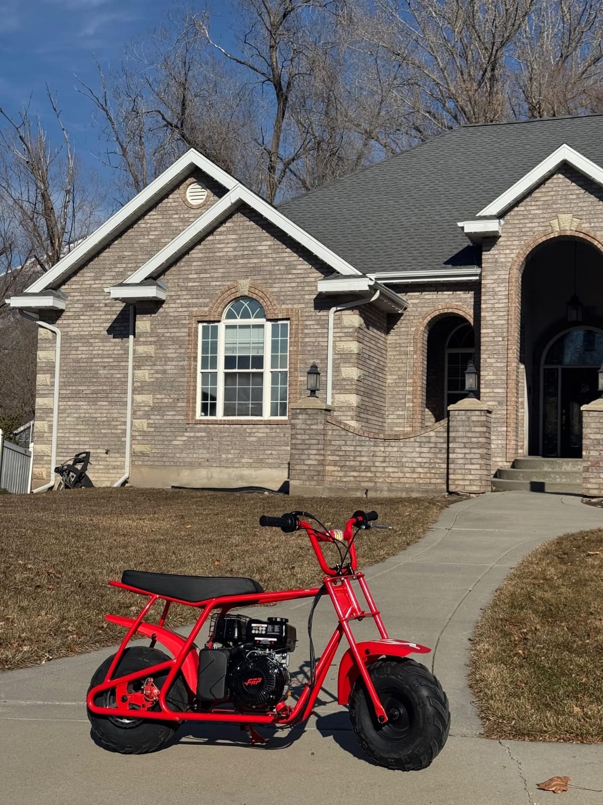FRP MB40 Gas Mini Bike for Teens 40cc 4-Stroke Off Road 18 MPH 165 LBS | Straight-Gas Fueling With No Oil Mixing, Disc Brake, Knobby Tires, Engine Heat Guard, Easy Pull-Start, Red customer photo 1