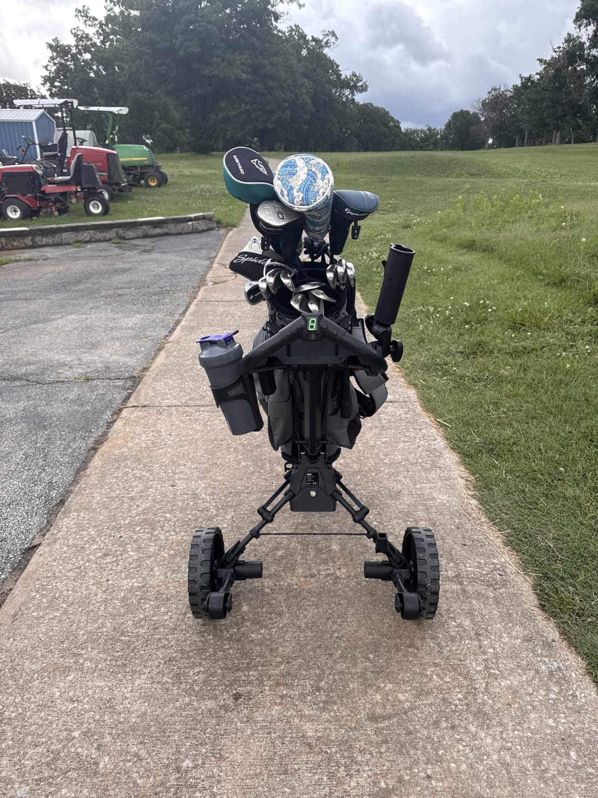 KVV Electric Golf Push Cart with Remote Control, Super Compact and Lightweight, Smallest Folding Size, Suitable for All Terrains (Charcoal) customer photo 1