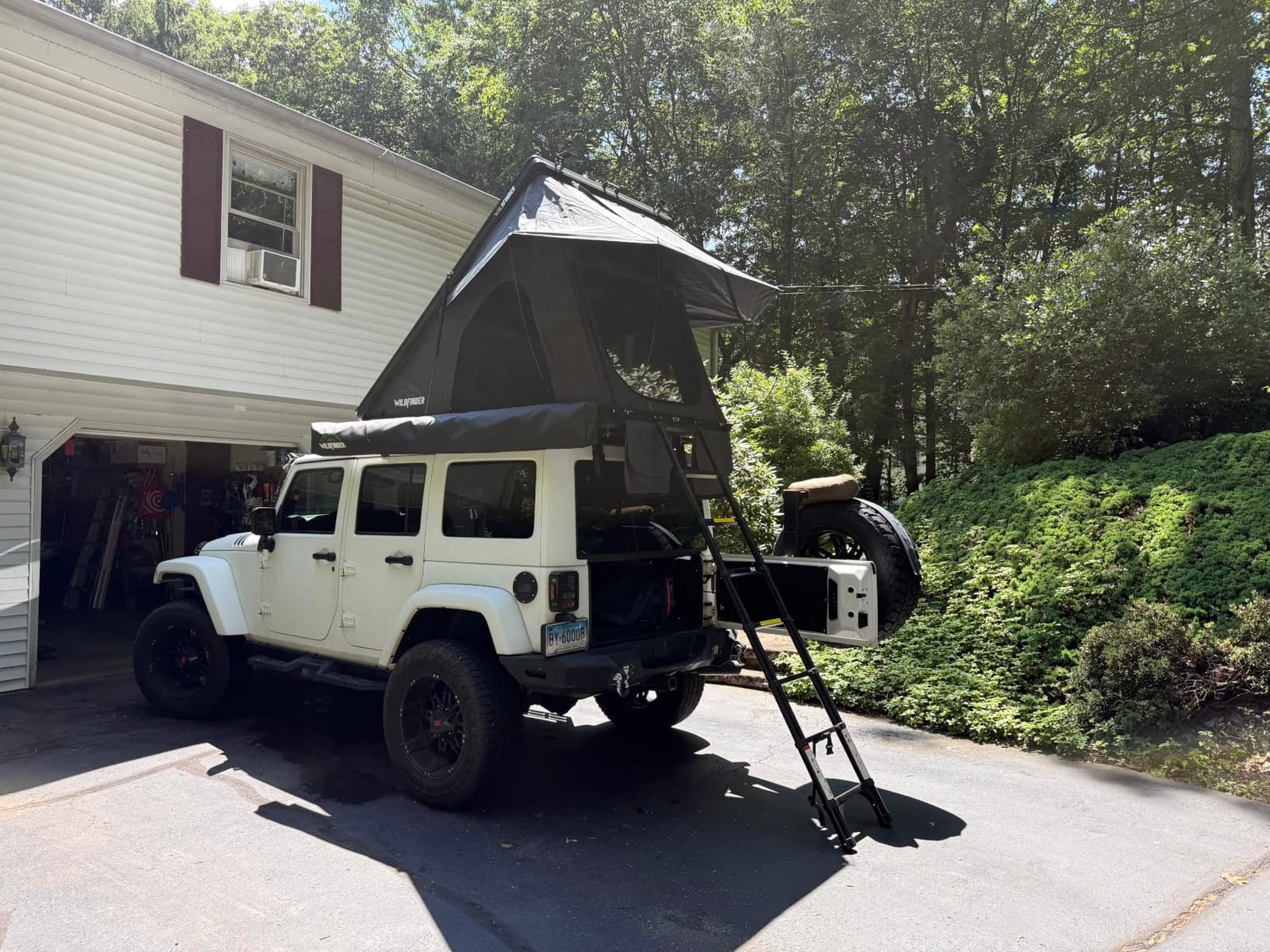 WildFinder Rooftop Tent, Hard Shell Roof Top Tent for Jeep SUV Truck Van | Aluminum Pop Up Roof Tent with LED Light Strip, Camping Car Roof Tent for 2-3 Person, Hardshell Rooftop Tent customer photo 2