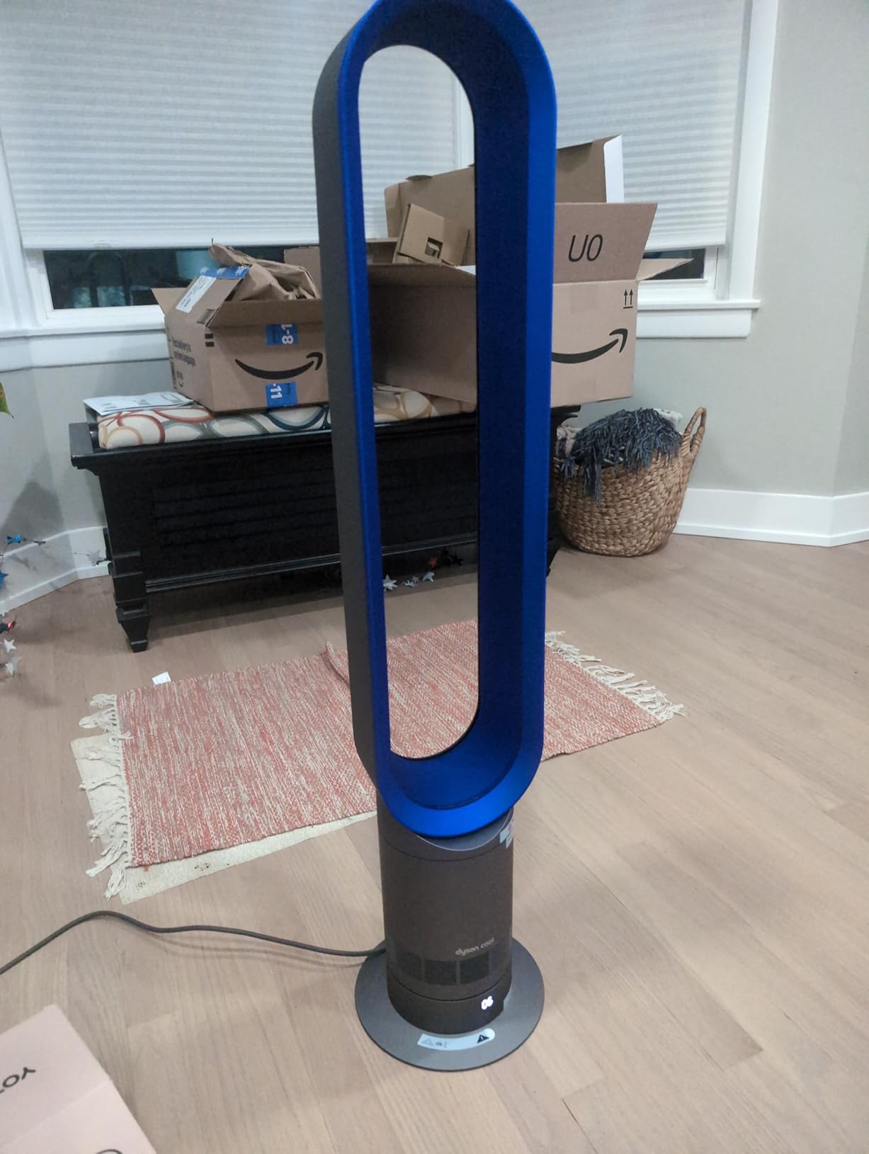 Dyson Cool AM07 Air Multiplier Bladeless Tower Fan, 70° oscillation, 10 levels (Iron/Blue) customer photo 1