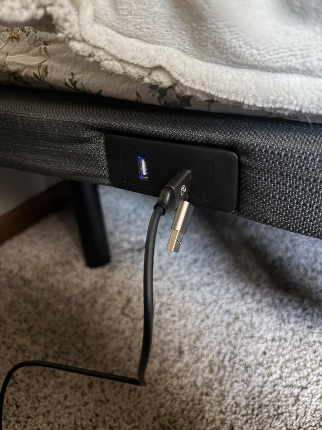 Amada Queen Adjustable Bed Frame with Massage, Head & Foot Incline, Wireless Remote, 4 Built-in USB Ports, LED Night Light, 4 Height-Adjustable Legs, Electric Bed Base, 01B-Q1 customer photo 1