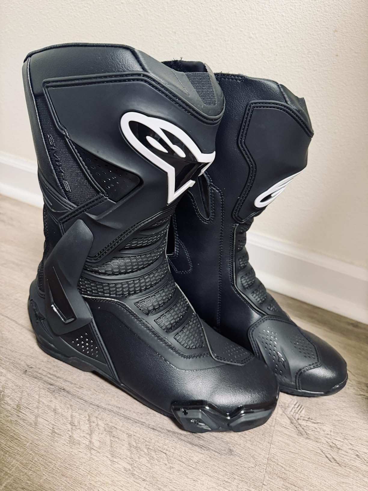 Alpinestars SMX-6 V3 Motorcycle Boots - CE Certified, Replaceable Toe Sliders, Enhanced Ankle Protection, Weatherproof customer photo 1