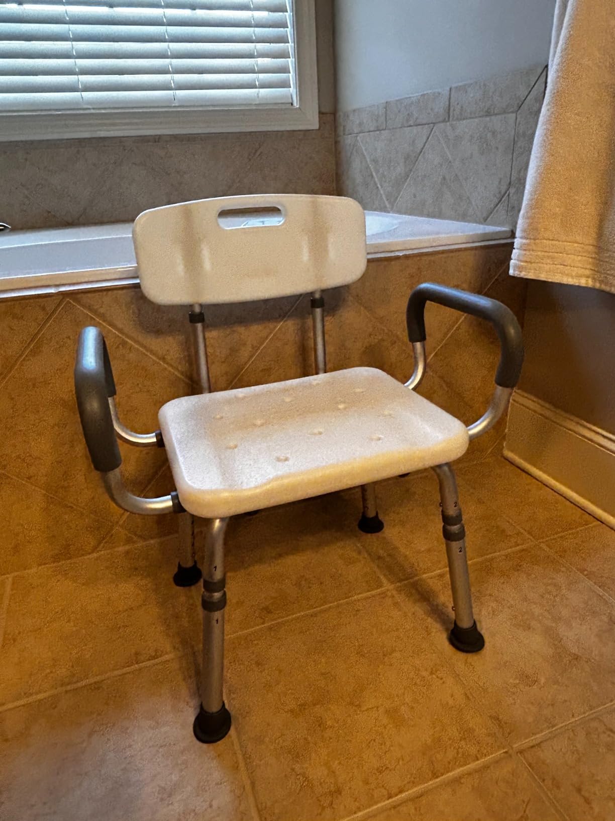soundfuse Shower Chair for Inside Shower with Arms and Back, Aluminum Frame | Height Adjustable, 400 Lbs Heavy Duty Bath Seat, Non-Slip Feet, Shower Chairs for Elderly and Disabled, Tool-Free Asssembly customer photo 2