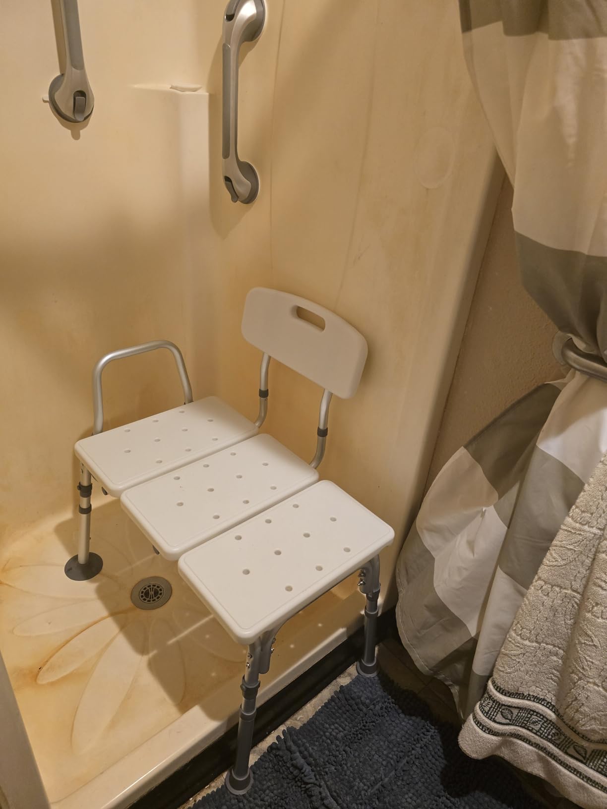 Medical King Transfer Bench MK7140 - Bathtub Shower Chair, Adjustable Height, Holds Up to 400 Lbs, White, Plastic customer photo 2