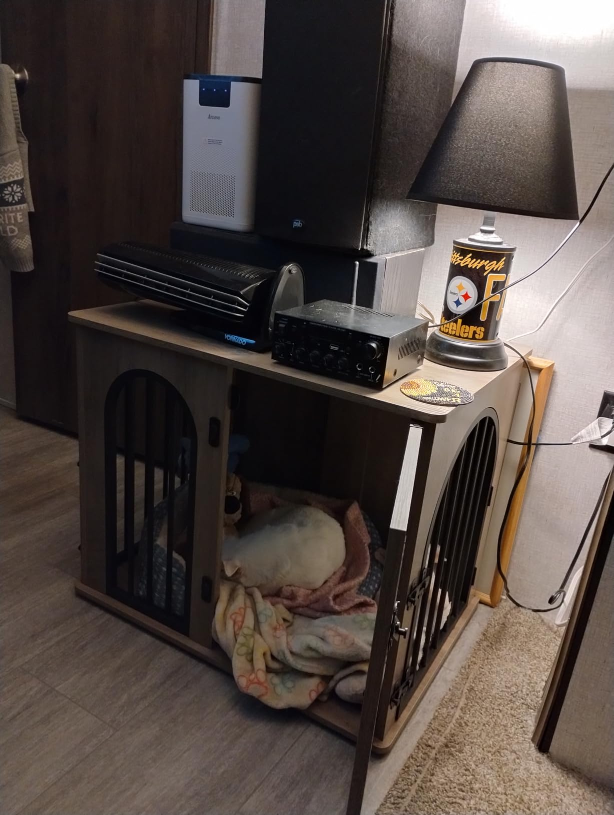 Hzuaneri 31.5'' Dog Crate Furniture, Dog Kennel Indoor for Small/Medium Dogs | Wooden Dog Kennel Furniture Heavy Duty Dog Crate Decorative Pet House End Side Table TV Stand customer photo 2