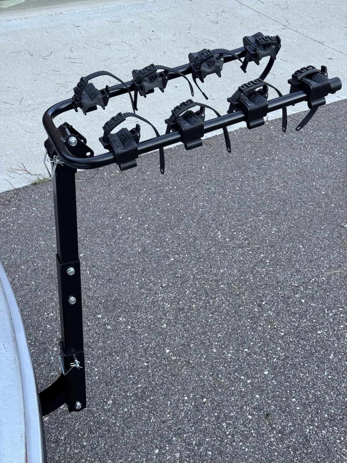Amazon Basics 4-Bike Hitch Rack with 2