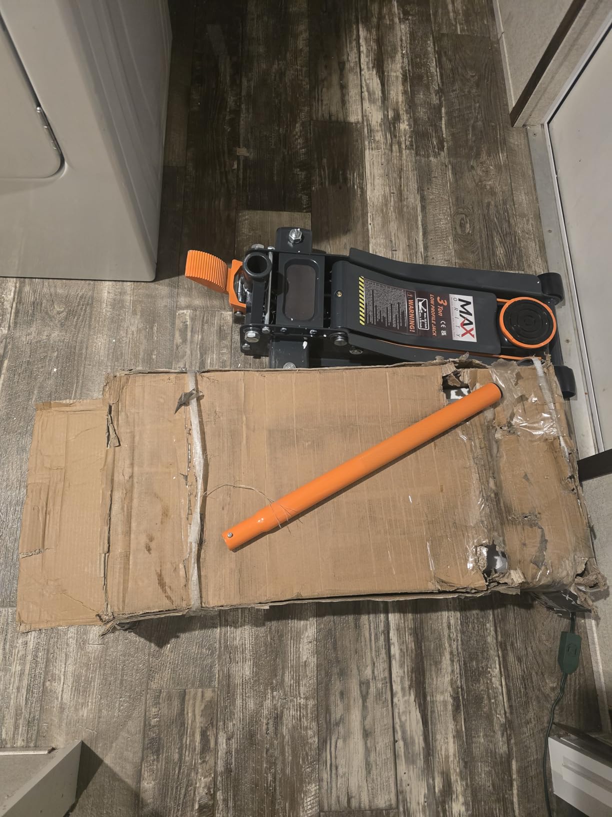 Maxority 3-Ton (6600lbs) Low Profile Hydraulic Heavy-Duty Steel Floor Jack with Dual Pistons Quick Lift Pump customer photo 1