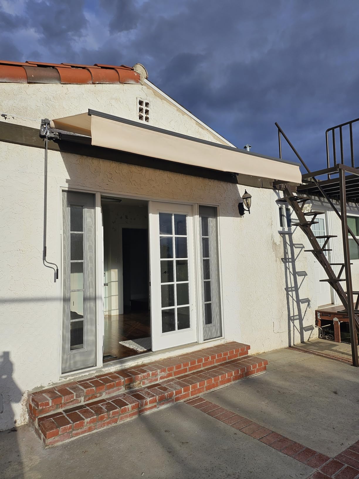 HOMEDEMO 10x8 Retractable Awning for Patio, Beige customer photo 2