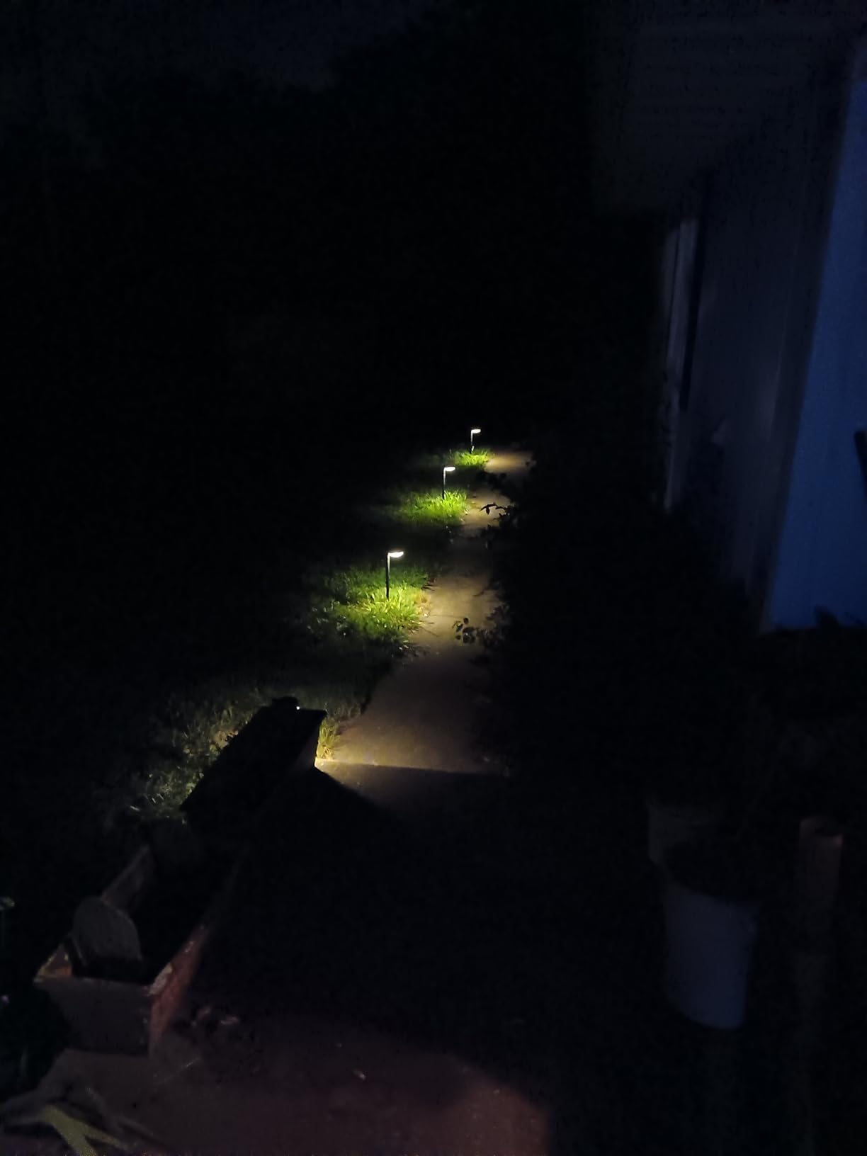 Ahaorigin 8 Pack Solar Pathway Lights Outdoor, 12 Brighter LEDs Solar Lights Outdoor Waterproof, Up to 12 Hrs Modern Path Light for Yard Garden Walkway Driveway Lawn, Warm White customer photo 1