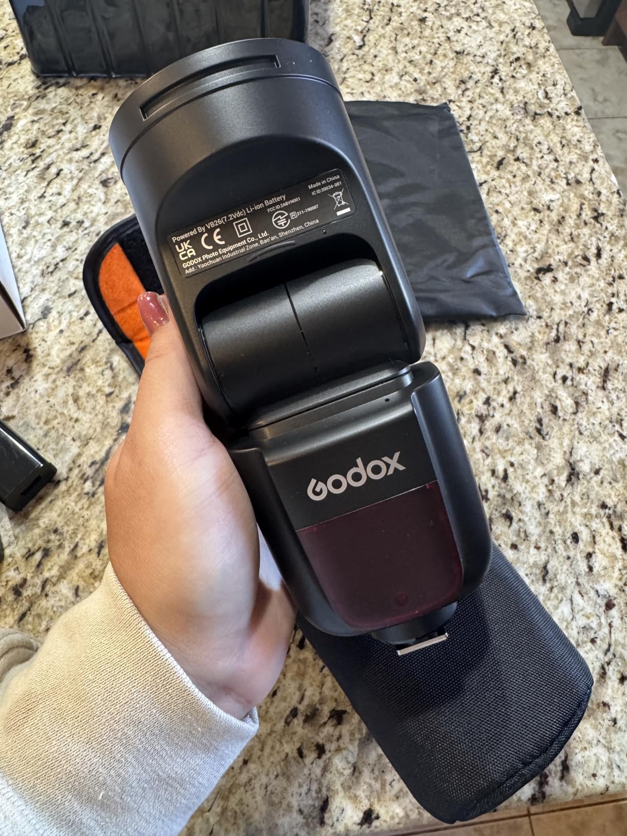 Godox V1 V1-C V1 for Canon Flash Round Head TTL Shot Speedlight 76Ws | 2.4G X-system HSS 1/8000s 1.5s fast recycle, 480 full-power flashes 2980mAh built-in LED modeling lamp for portrait & studio customer photo 1
