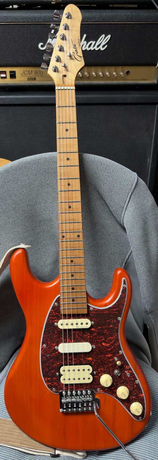 Grote Electric Solid Body Guitar Modern-GST For Beginners (Coma Red) customer photo 2