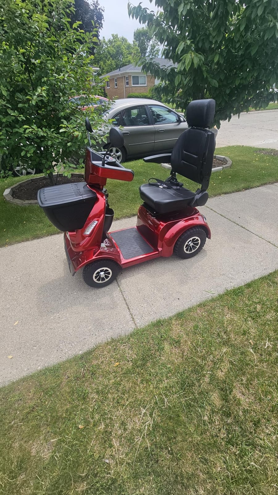 Ecomobi 32 Miles Heavy-Duty 1000W Mobility Scooter for Seniors & Adults | 500LBS Load, 15MPH, Bluetooth Speaker & GPS tracker, Full Suspension, USB Charging & Dual Baskets, 20° Climbing customer photo 2
