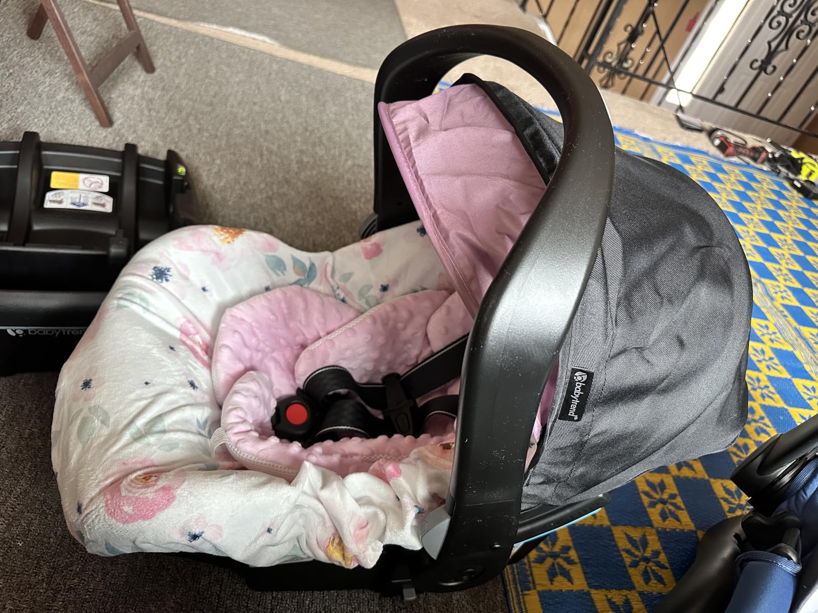 Baby Trend EZ-Lift PRO Infant Car Seat, Dash Rose, Lightweight Premium Carry, Plush Infant Cushioning, Adjustable Harness Support customer photo 1