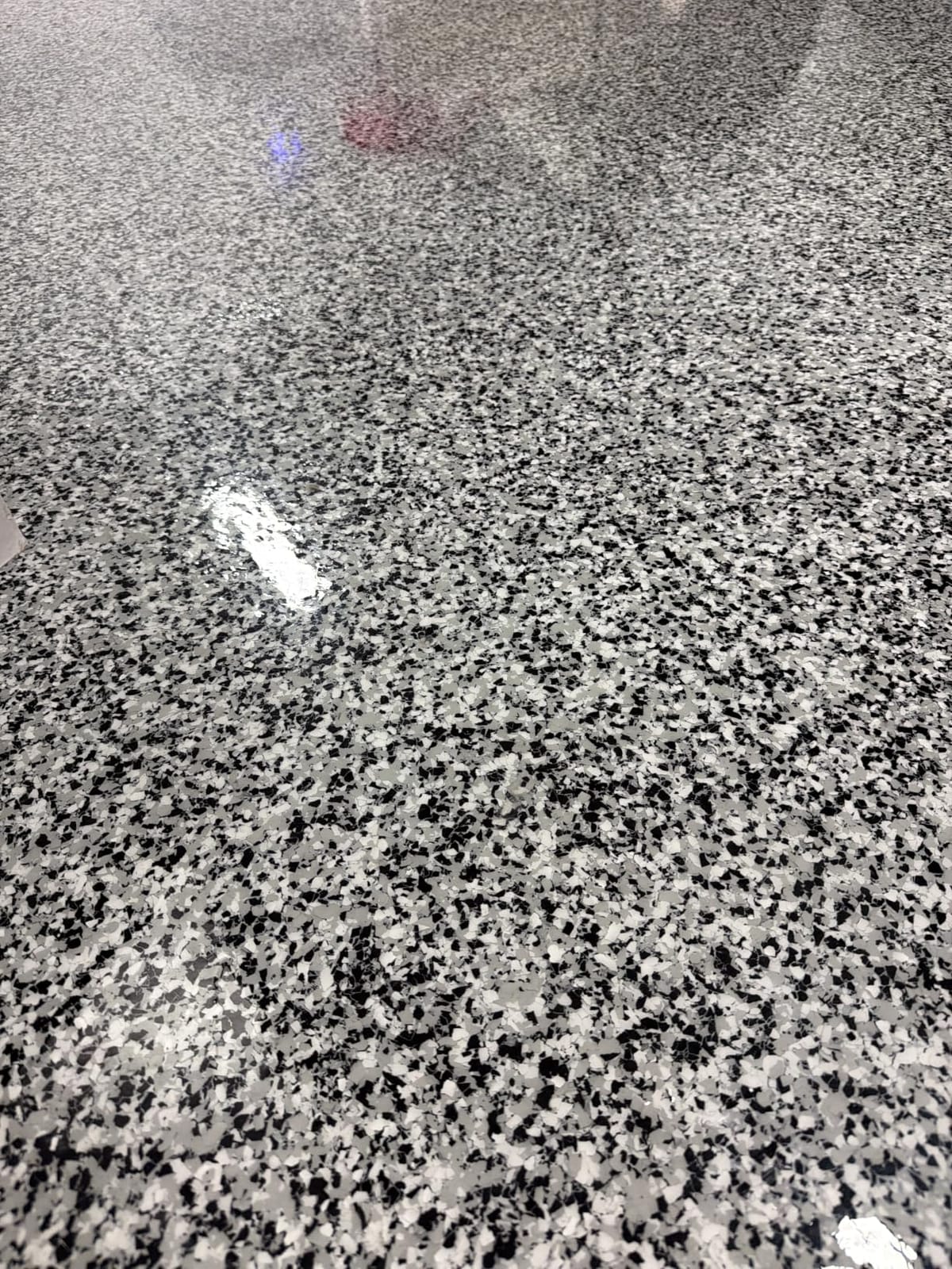 Epoxy Resin Coating 3 Gallon Kit - Light Gray - Standard Cure Speed - for Floors, Counter Tops, Garages & More - 100% Solids, 2 Components, Self Leveling, Chemical Resistant, Solvent-Free customer photo 1