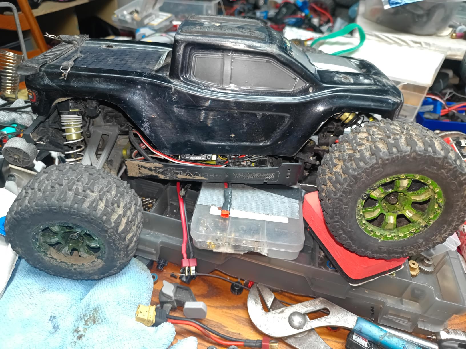 RIAARIO 1/10 Brushless RC Cars, 50+ MPH, 4WD, Waterproof, Carbon Fiber | 3650 2650KV Motor, 60A ESC, Gyro, 11KG Servo, CNC Drivetrain, Alloy Chassis, Oil Shocks and 5-Channel Transmitter customer photo 1