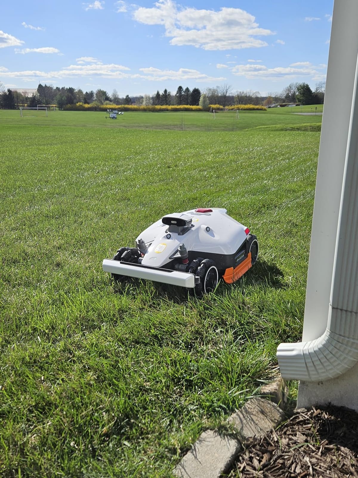 Mammotion LUBA 2 AWD 5000HX Robot Lawn Mower with 4G, Reception 1.25 Acres, All-Wheel-Drive for 80% Slope, UltraSense AI Vision & RTK Automatic Edge Mapping, 2.2