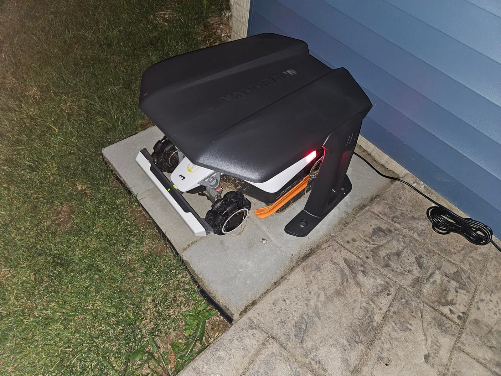 Mammotion LUBA 2 AWD 5000HX Robot Lawn Mower with 4G, Reception 1.25 Acres, All-Wheel-Drive for 80% Slope, UltraSense AI Vision & RTK Automatic Edge Mapping, 2.2