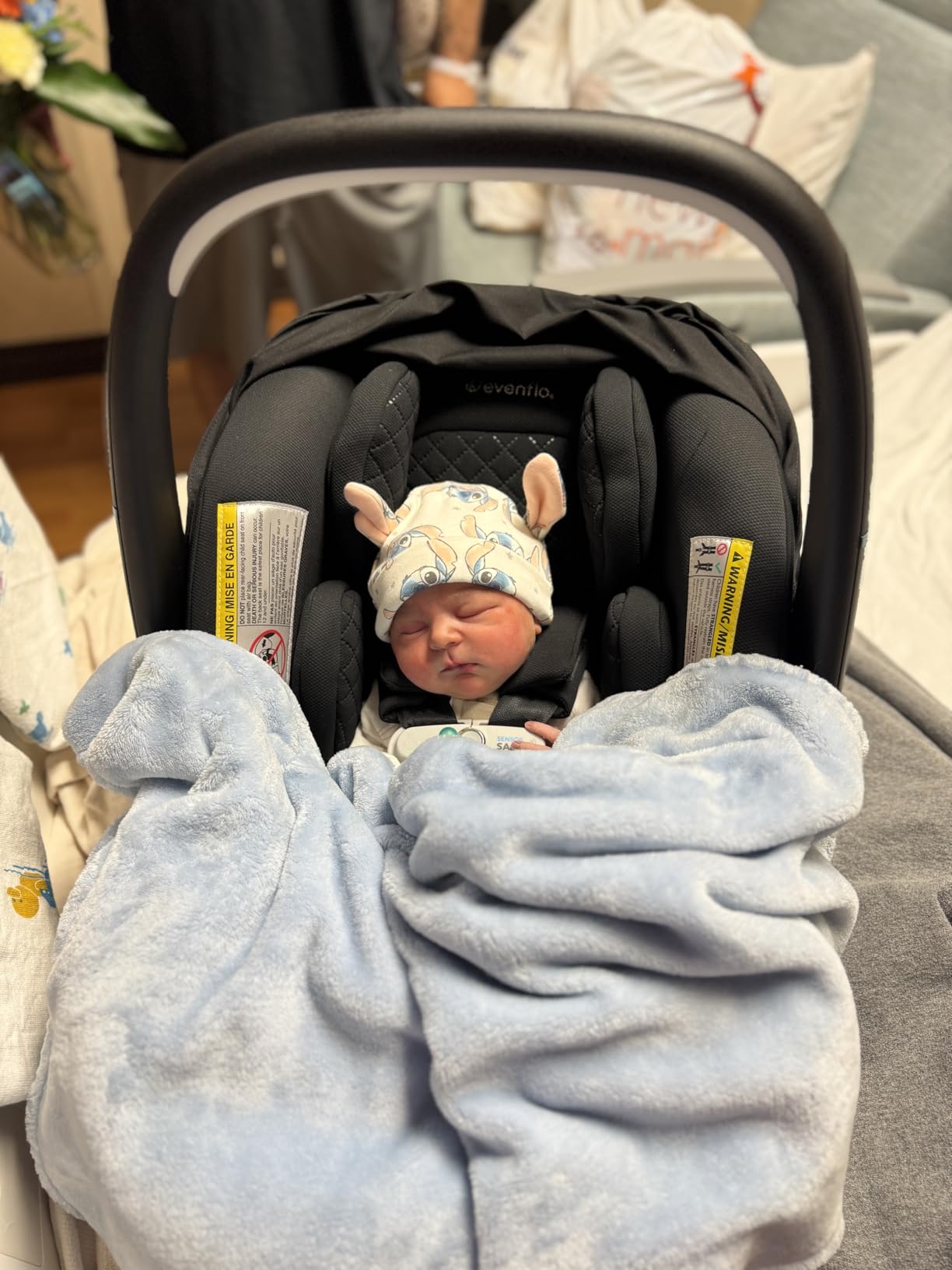 Evenflo LiteMax NXT Preemie and Infant Car Seat with SensorySoothe, Green & Gentle Fabric, & SensorSafe Technology, Rear-Facing Lightweight, 3-30lbs, Birth-2 Years (Agate) customer photo 2