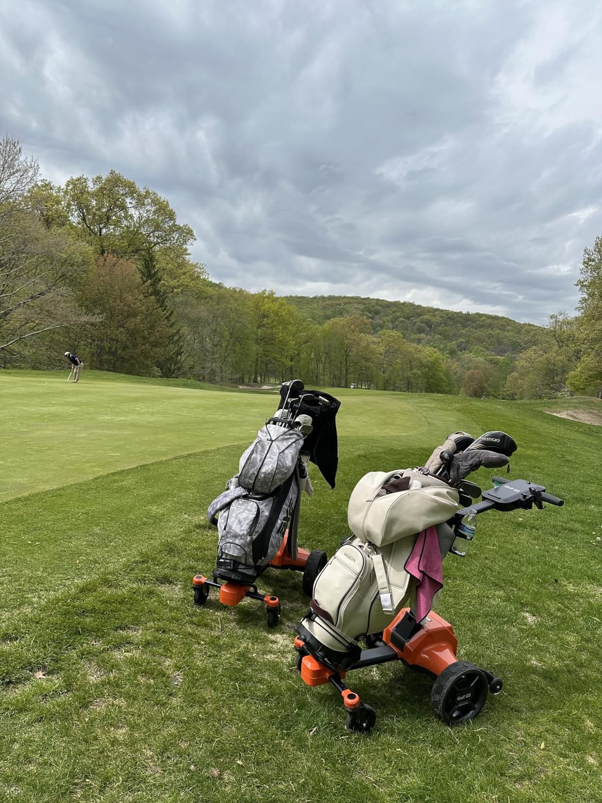 tianhong G5 Electric Golf Cart, Electric Golf Push Cart Auto-Follow You, 45 Hole Battery, All-Terrain Anti-Tipping, Foldable with Remote (APP/Manual Control), Black+Orange customer photo 1