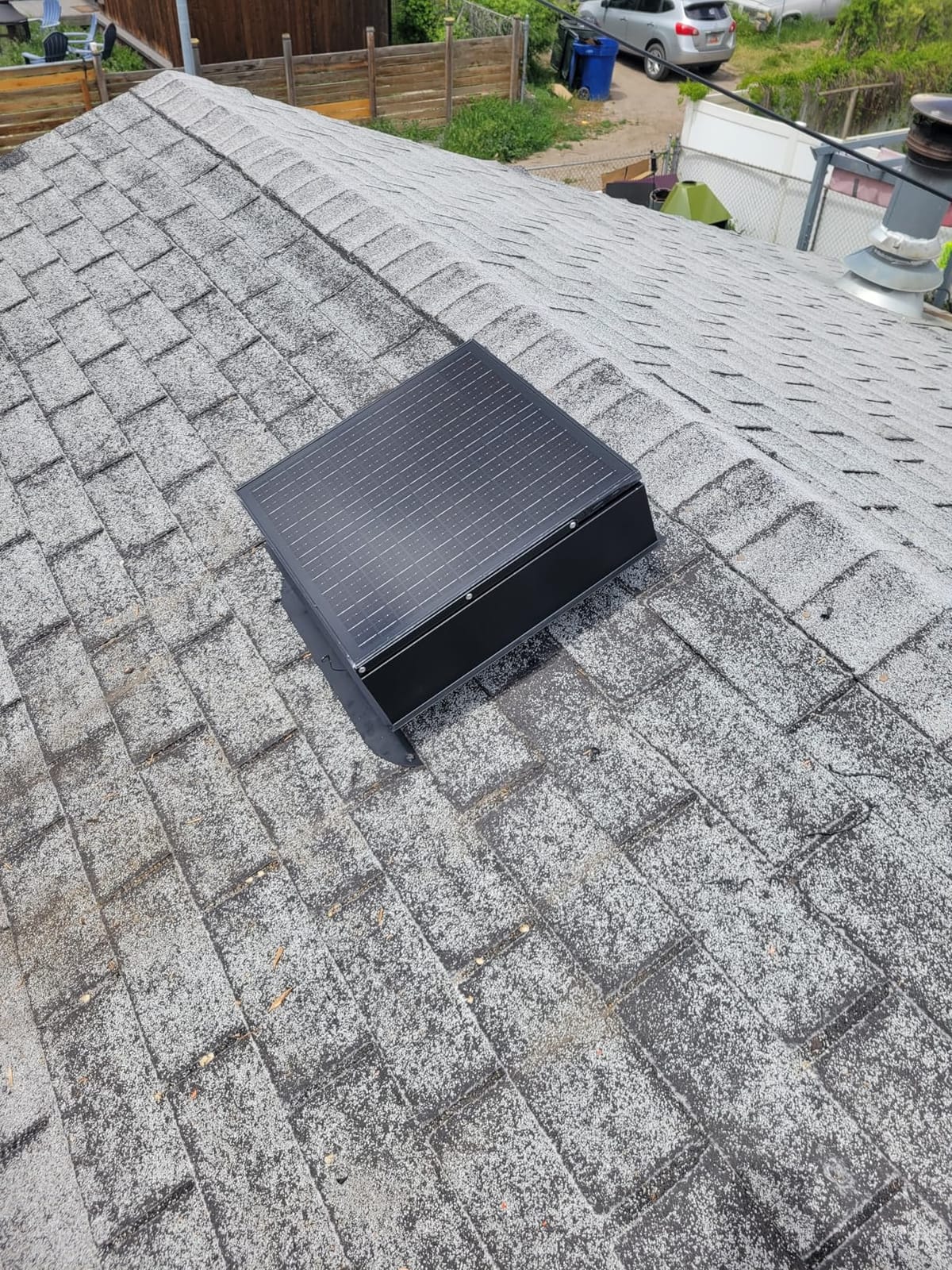 VEVOR 35W Solar Attic Fan, 2400 CFM with Auto Temp Control, Weatherproof, Low-Noise Automatic Ventilation for Attic, Shed, & Garage customer photo 2