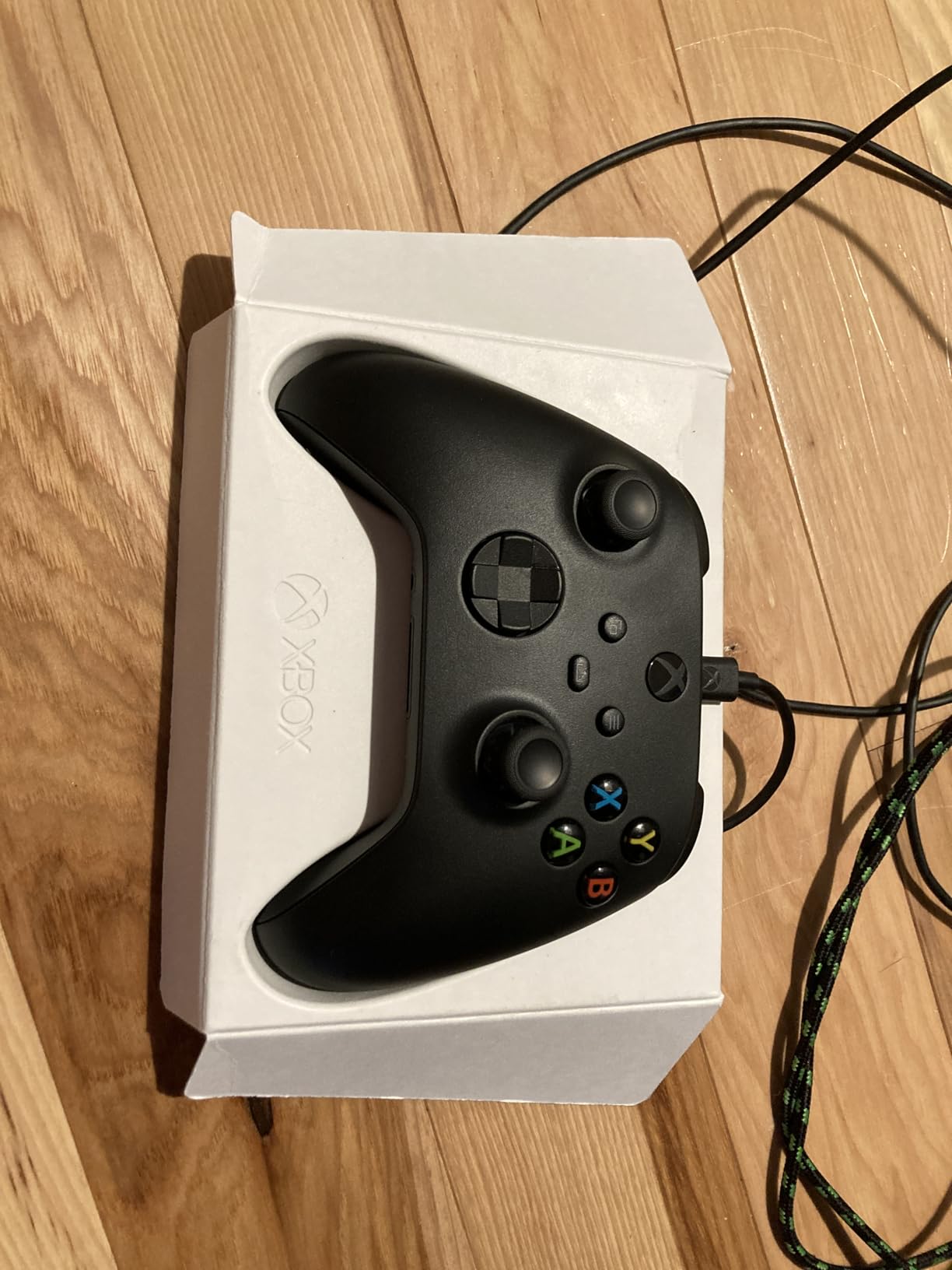 XBOX Wireless Gaming Controller + USB-C Cable | Carbon Black | Consoles, PCs, TVs, mobile, and more | Textured Grip | Wireless, Bluetooth, USB-C Connectivity customer photo 1