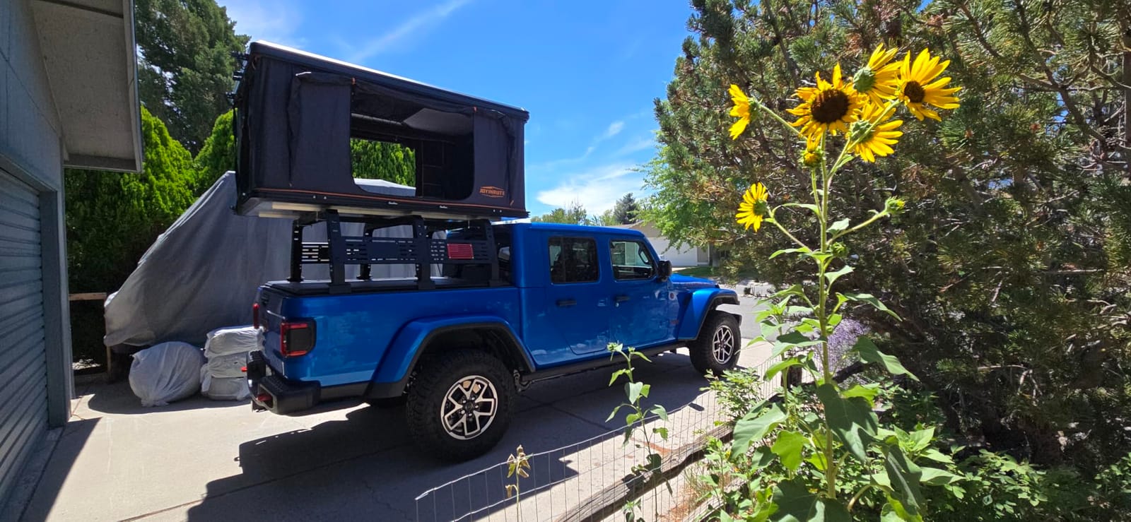 Aluminum Rooftop Tent Hard Shell,Pop Up Roof Tent Hardshell | 2-layer mat,LED light strip,2 Person Car Roof Top Tent Camping for Jeep Truck SUV Trailer customer photo 1